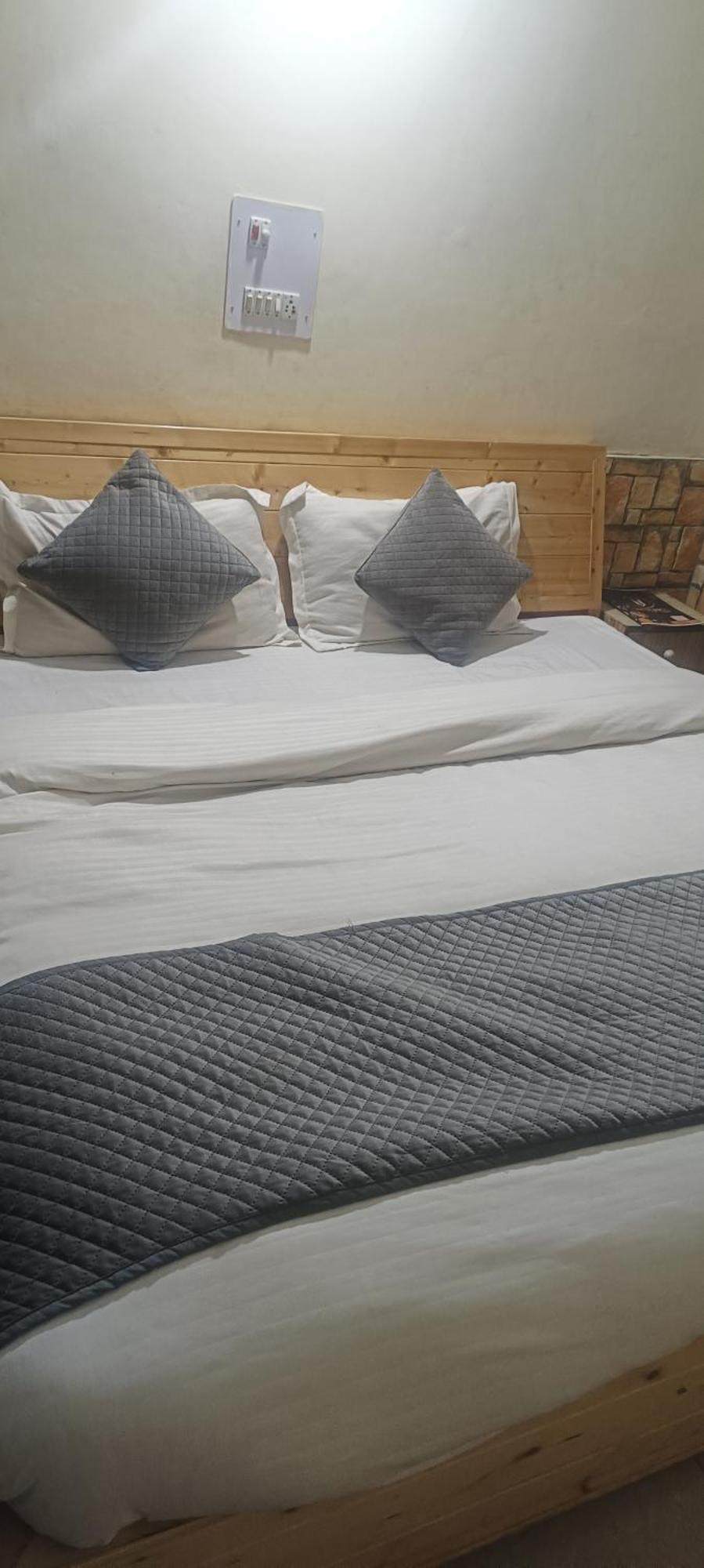 Narayana Guest House Kasol Habitación foto